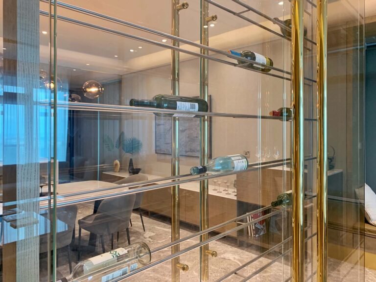 AWH_FS_1_Glass Display
