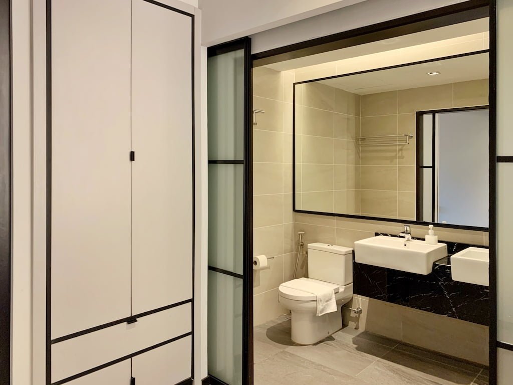 AWH_M101_Bathroom