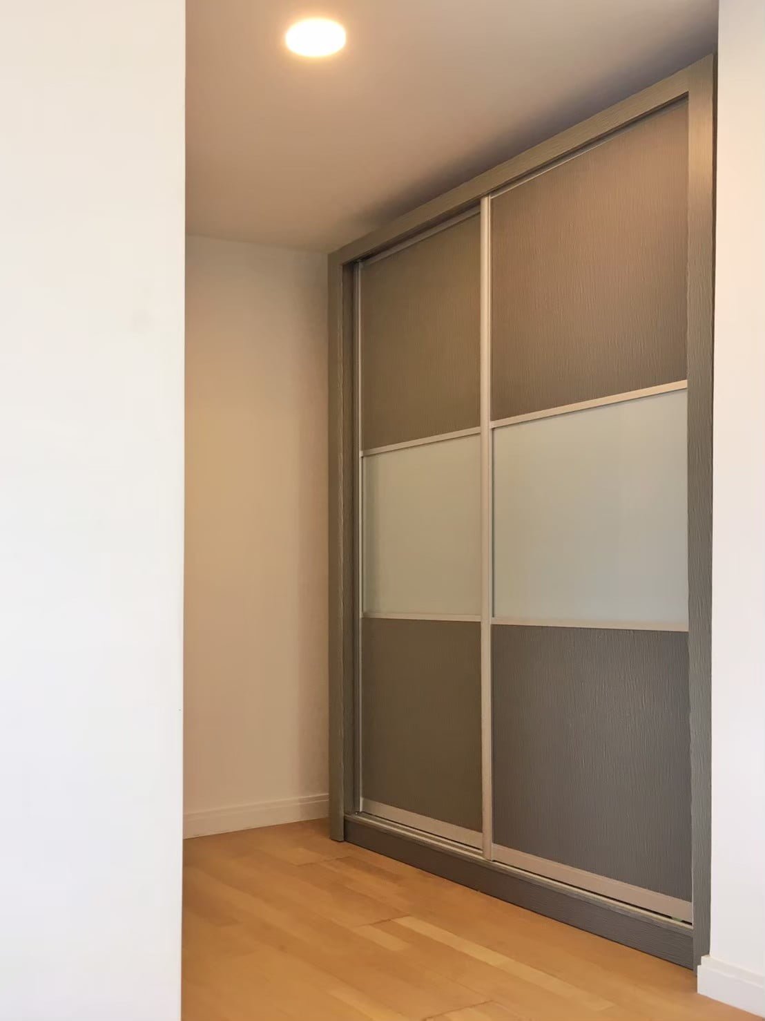 AWH_SSR_Wardrobe