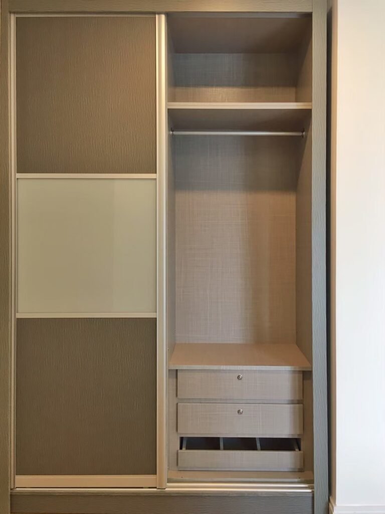 AWH_SSR_Wardrobe