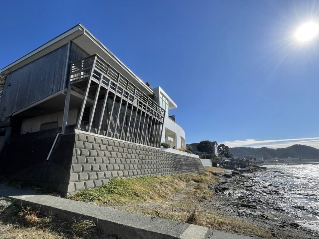 日本・葉山町堀内・不動産売買のtomorrow、葉山町堀内の物件売買 葉山町堀内オーシャンフロントの家 ビュー 物件写真を提供