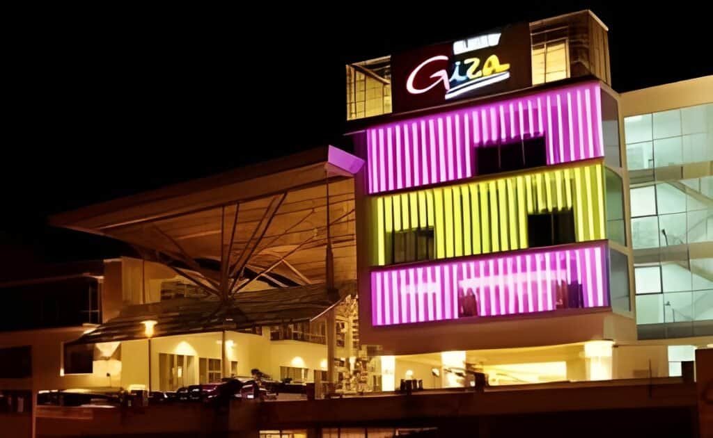 マレーシア・クアラルンプール・不動産管理のtomorrow、観光地名 サンウェイ・ギザ・モールの実景写真を提供