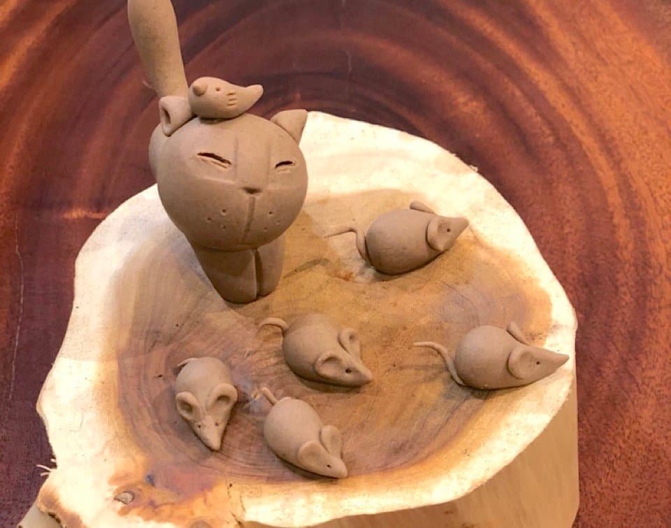 kl-tomo-moo-clay-handmade-cat-1-scaled