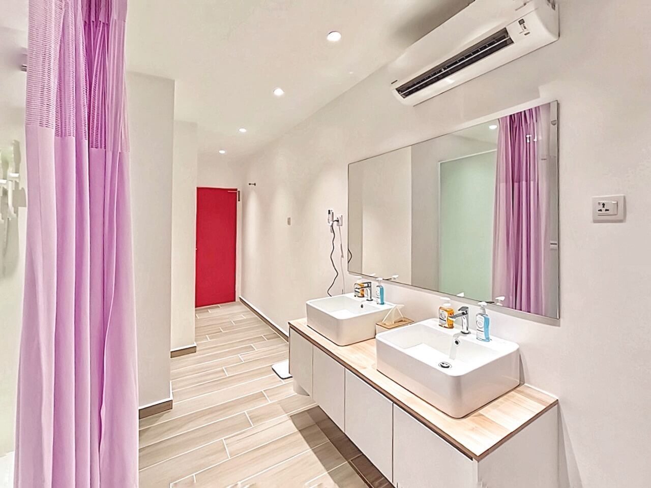 awh-japan-boxing-club-women-toilet-3