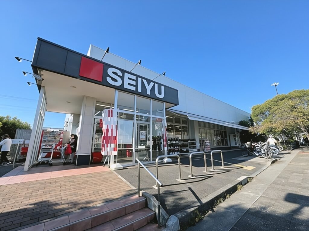 日本神奈川県鎌倉市・不動産管理のtomorrow、観光地名 - 西友七里ヶ浜店:徒歩18分(1374m) の実景写真を提供
